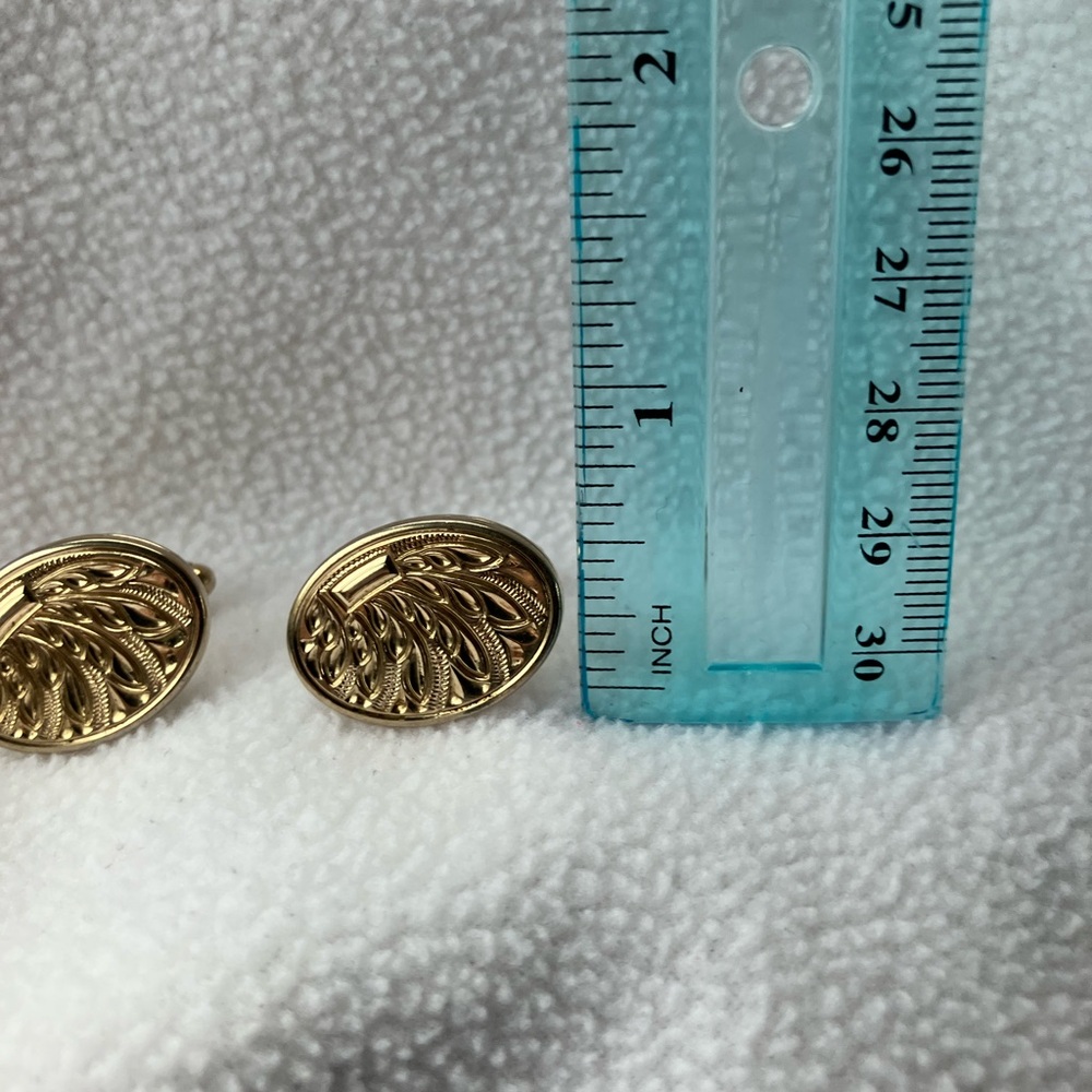 Vintage Gold-Tone Oval Filigree Men’s Cuff Links - Picture 5 of 13
